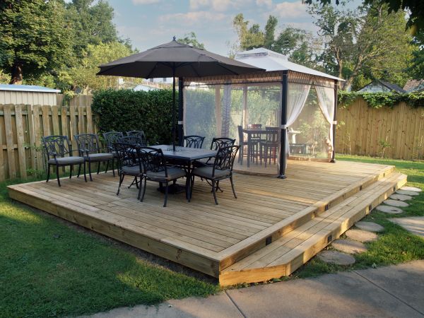 Cost of Floating Deck Installation in Belleville